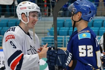 Хоккеист сборной Казахстана сообщил о переговорах с топ-клубом КХЛ