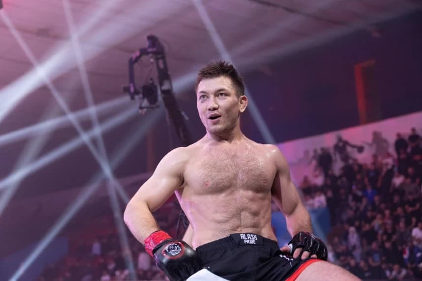 Cаламат Исбулаев выиграл нокаутом на турнире в Китае (видео)