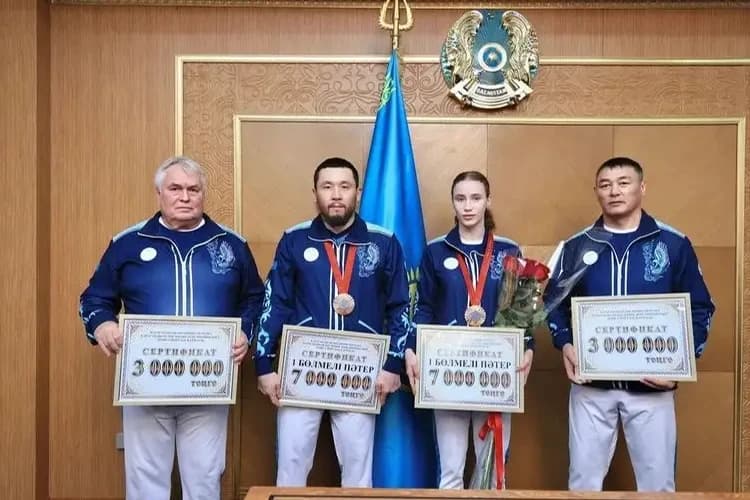 Парижде өткен Паралимпиада жүлдегерлеріне пәтер кілті табысталды