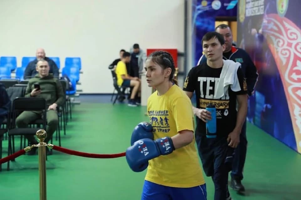 «Вернулась в бокс за мечтой». Чемпионка Казахстана возобновила карьеру после рождения пятерых детей и тренируется под руководством своего мужа — участника Олимпиады