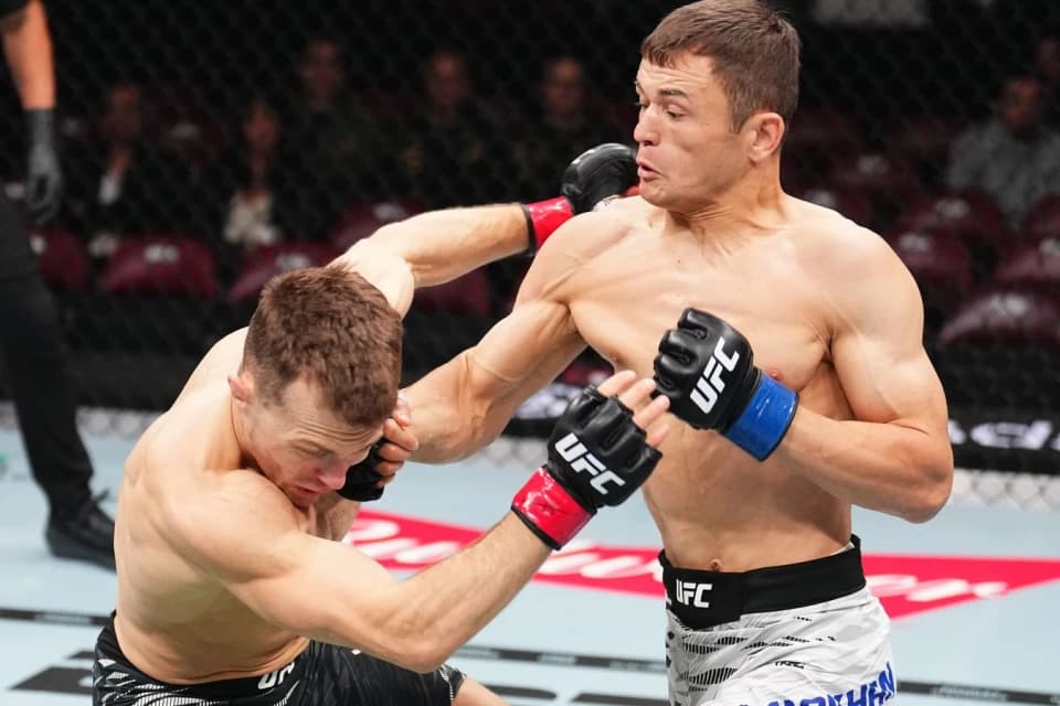 Бекзат Алмахан UFC-дегі алғашқы жеңісіне қол жеткізді