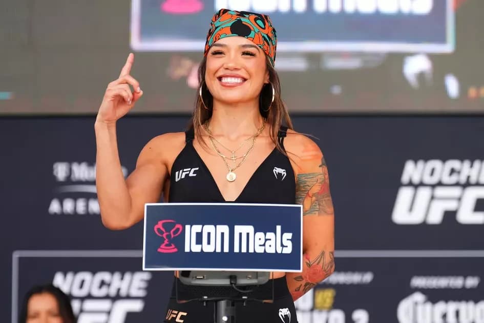 Салмақ өлшеу рәсімінде шашын кескен: UFC-дің ең сымбатты аруы