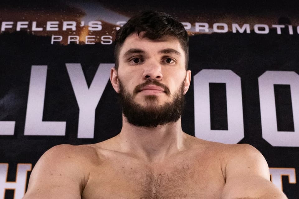 Али Ахмедов сделал вес перед боем в США