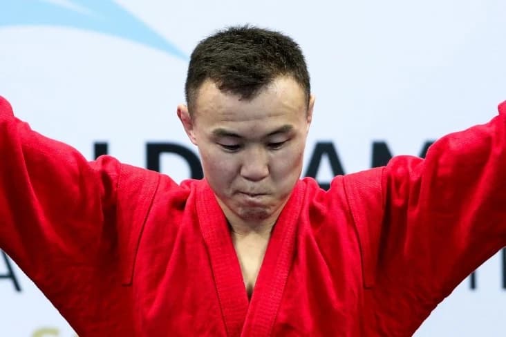 На чемпионате мира по самбо в Астане случилась первая громкая сенсация