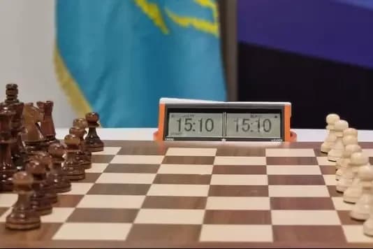 Казахстанская школьница стала чемпионкой мира по классическим шахматам