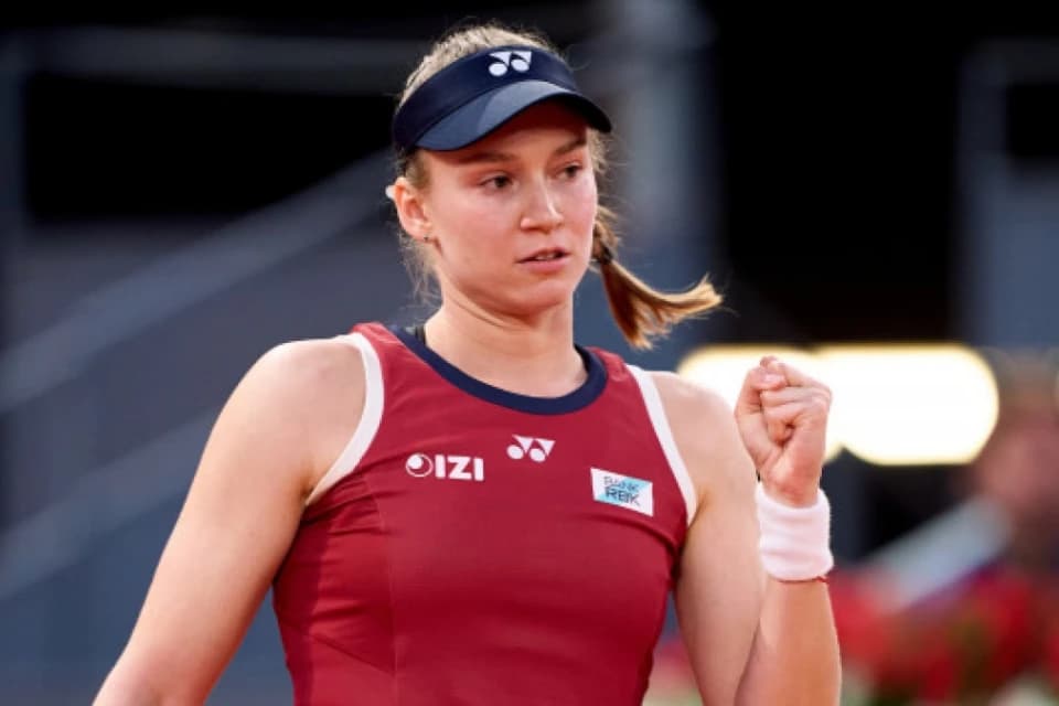 Елена Рыбакина с уверенной победы стартовала на «Ролан Гаррос»