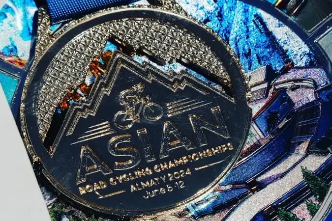 Казахстан с огромным преимуществом выиграл ЧА-2024 по велоспорту