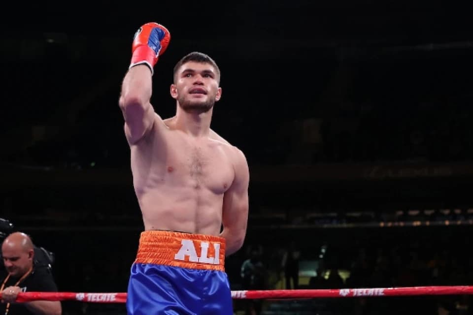 Али Ахмедов получил чемпионский бой в IBF