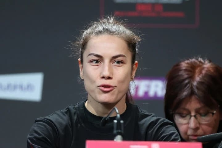 Набрала 13 кг и работала с психологом. Фируза Шарипова рассказала о своем восстановлении и возвращении на ринг