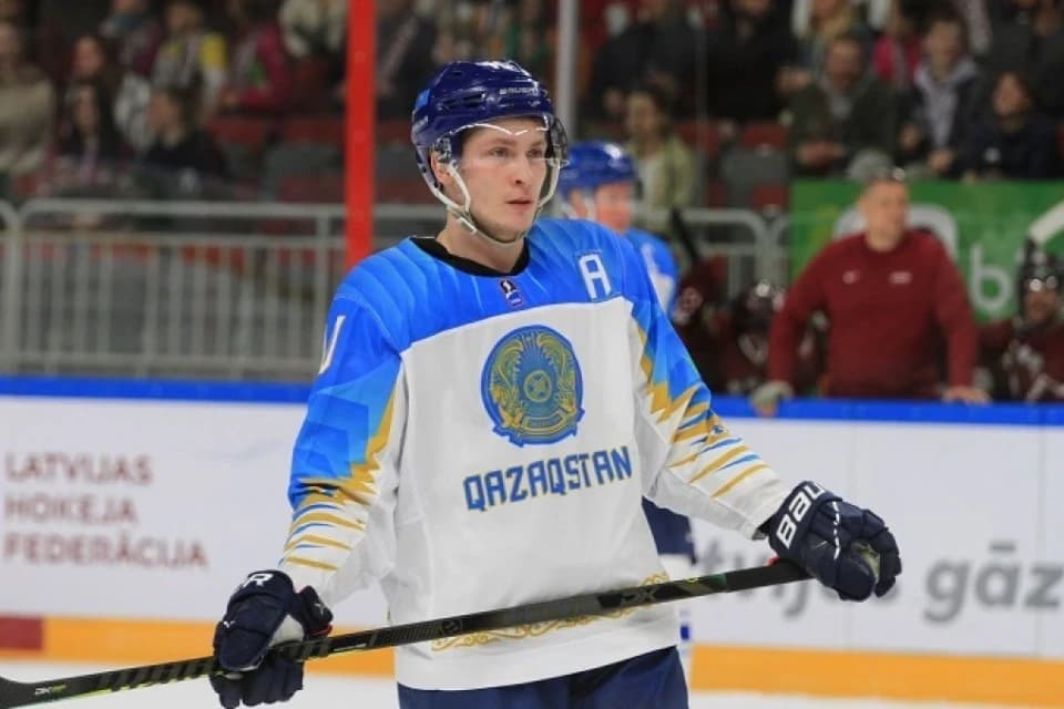 Хоккейшілер әлем чемпионатына аттанды