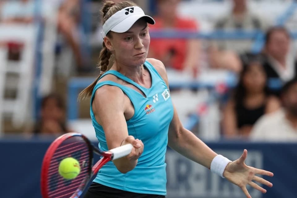 Елена Рыбакина вышла в четвертый круг турнира в Монреале