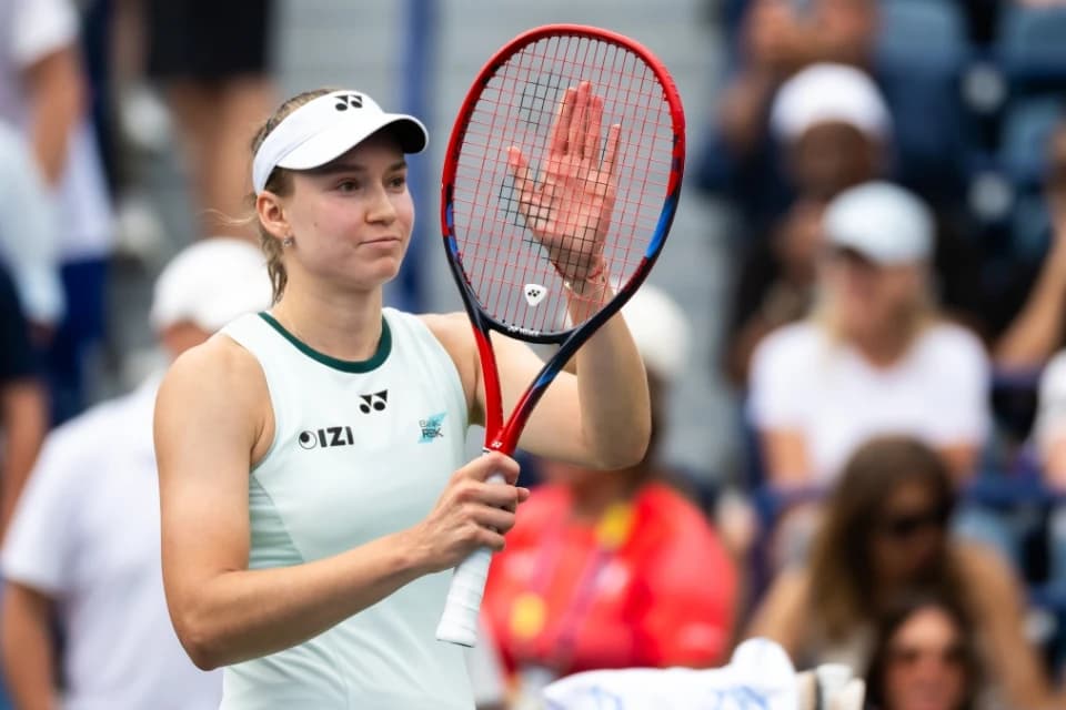 Елена Рыбакина вышла в четвертьфинал турнира WTA 1000 в Торонто