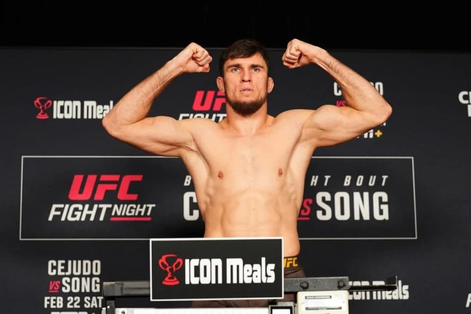 Веретенников UFC-дегі жекпе-жек алдында салмақ өлшеуден өтті