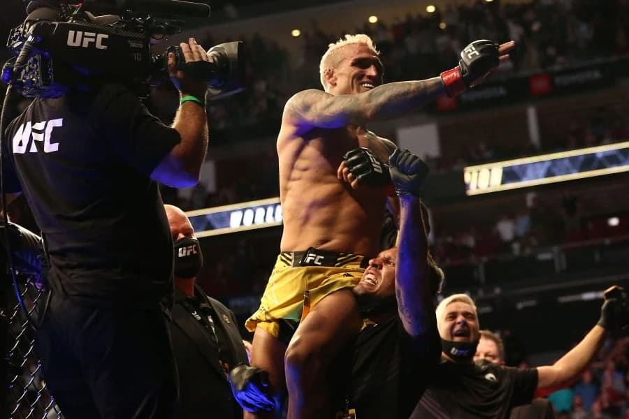 Оливейра отказался драться с Махачевым на UFC 295