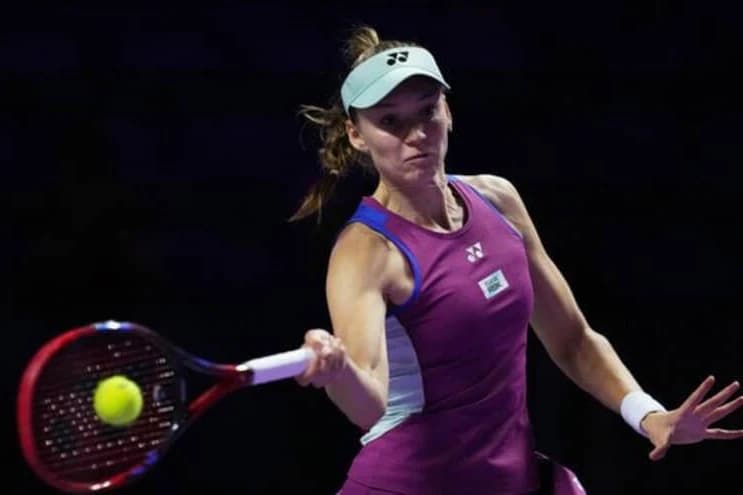 Елена Рыбакина потерпела второе поражение на Итоговом турнире WTA