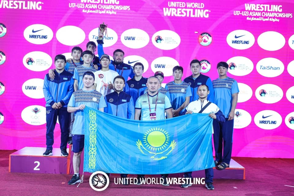 17 жасқа дейінгі балуандар Азия чемпионатының командалық есебінде үшінші орын иеленді