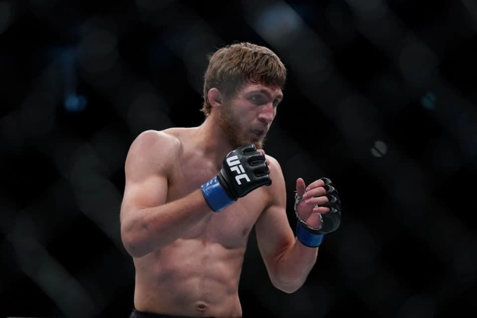 Стало известно, с кем Нурмагомедов сразится на турнире UFC в Саудовской Аравии
