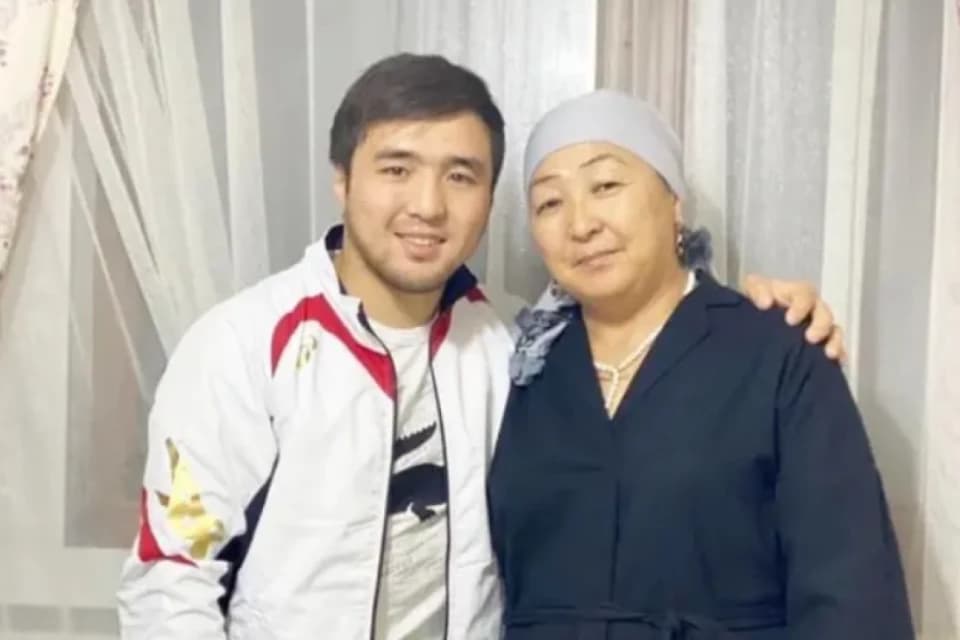 Әйелдердің сөзін сөйлейтіндердің қатарынанмын: Елдос Сметов