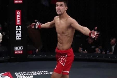 Казах получил визу в США и будет угловым Петра Яна на турнире UFC 299