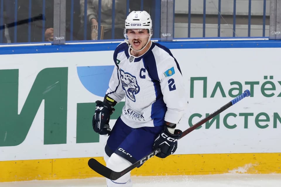 «Барыс» разгромил «Локомотив»