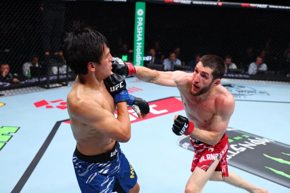 Азат Максум потерпел второе поражение в UFC