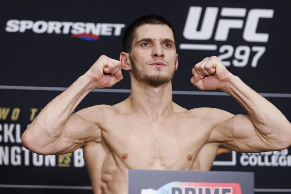 Мовсар Евлоев продолжил беспроигрышную серию в UFC