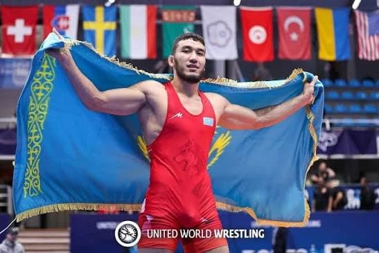 Ризабек Айтмұхан Олимпиада чемпионын жеңіп кетті