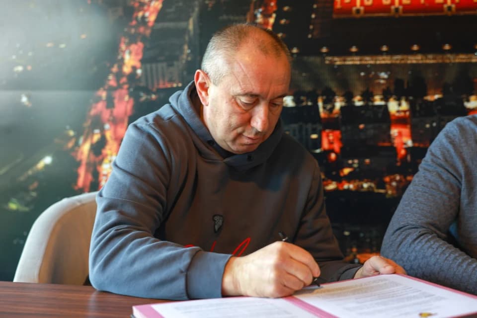 Стоилов продлил контракт с «Гезтепе»