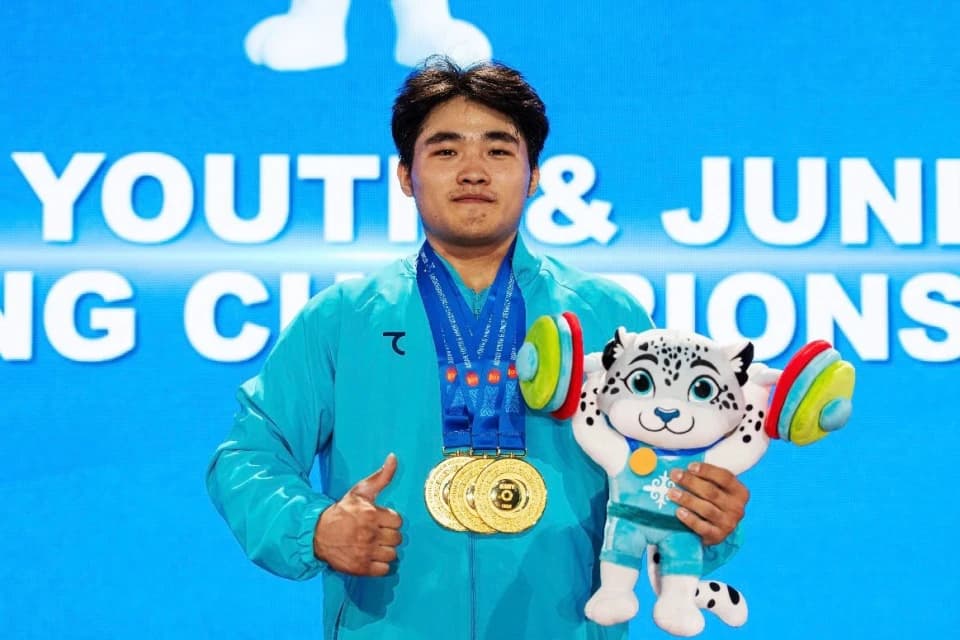 Едыге Емберды: Обновил рекорд Азии, впереди Чемпионат мира