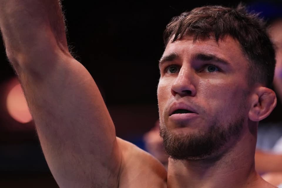 UFC 320 турниріндегі жекпе-жекте Веретенников қарсыласынан ауыр болды