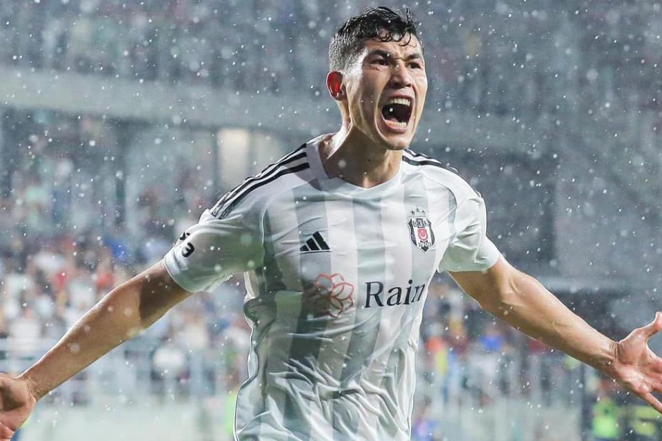 Sport Plus Qazaqstan Зайнутдинов командасының матчын көрсетеді. «Трабзонспор» — «Бешикташ» кездесуін қайда және нешеде көруге болады