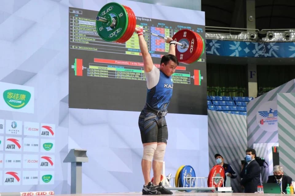 Нургиса Адилетулы - чемпион мира по тяжелой атлетике в весе 96 кг