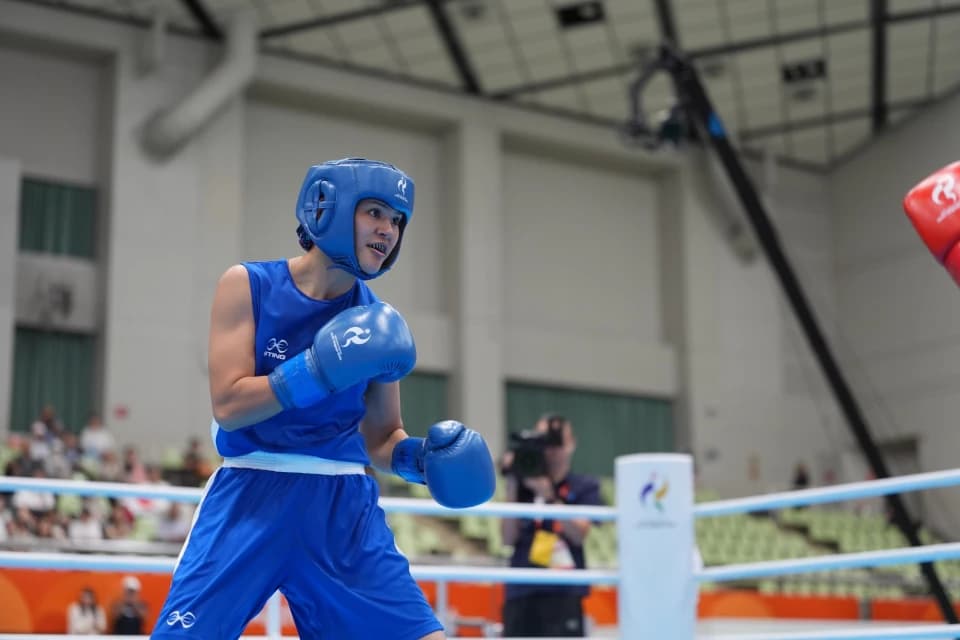 Азиада-2026: боксшы Алуа Балқыбекова жартылай финалға өтті