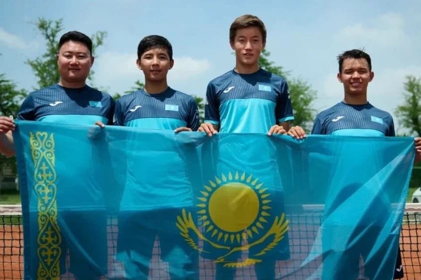 Казахстанские теннисисты стартовали с победы в отборе на чемпионат мира