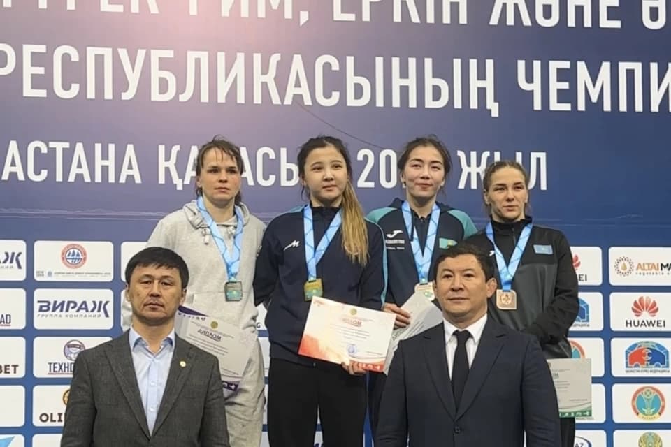 Жәмиля Бақбергенова жаңа салмақта Қазақстан чемпионы атанды. Әйелдер күресінен ел біріншілігінің толық нәтижесі