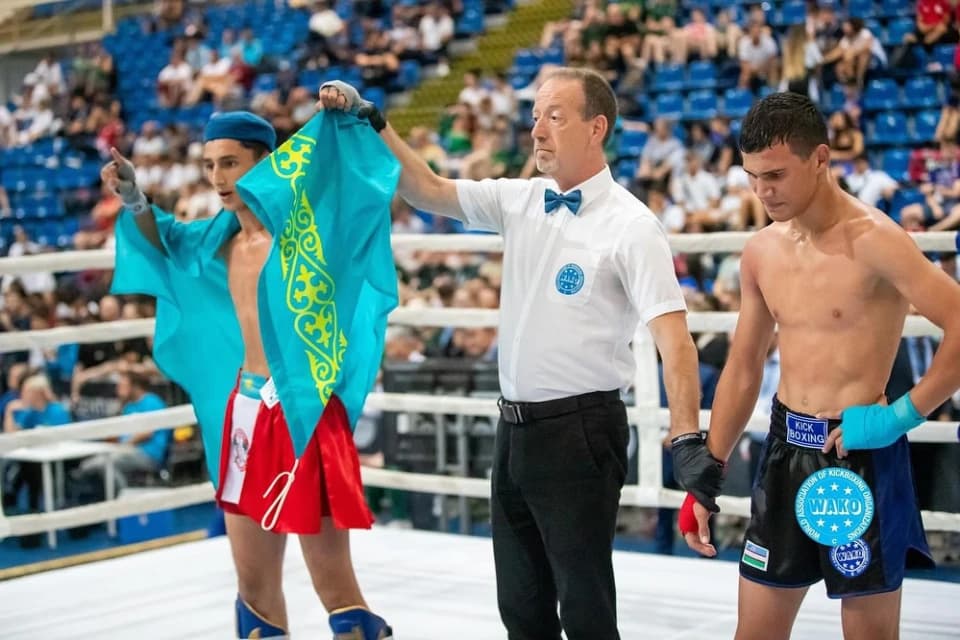 20 золотых медалей выиграли казахстанские кикбоксеры на чемпионате мира в Венгрии