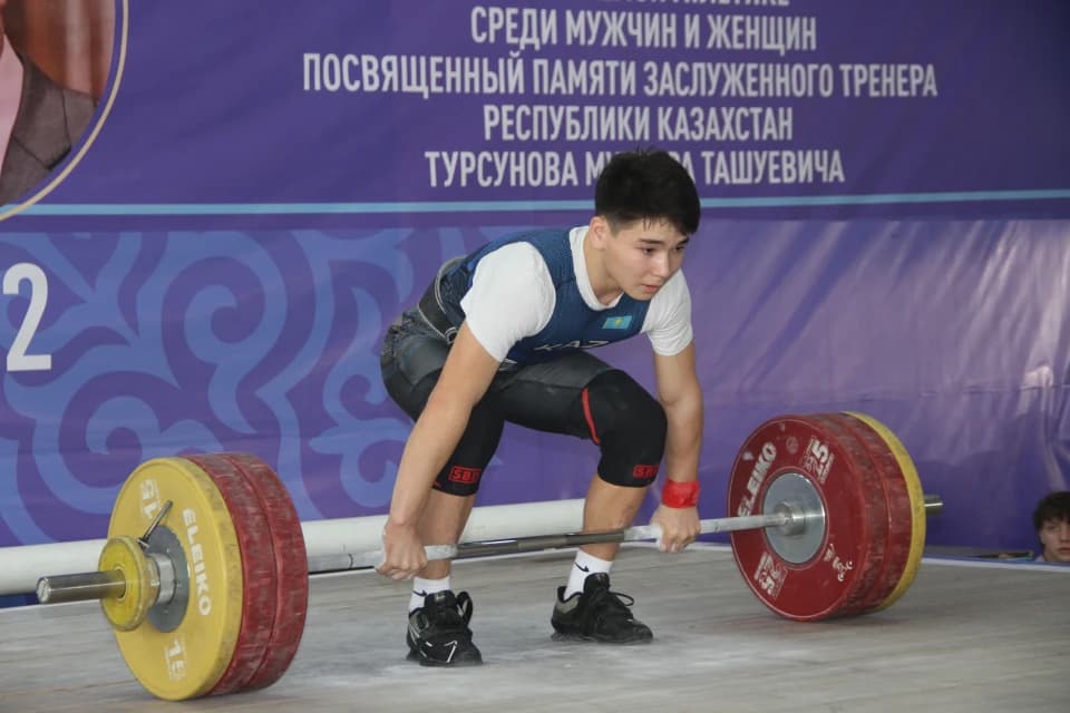 Ақжол Құрманбек ауыр атлетикадан Азия чемпионы атанды