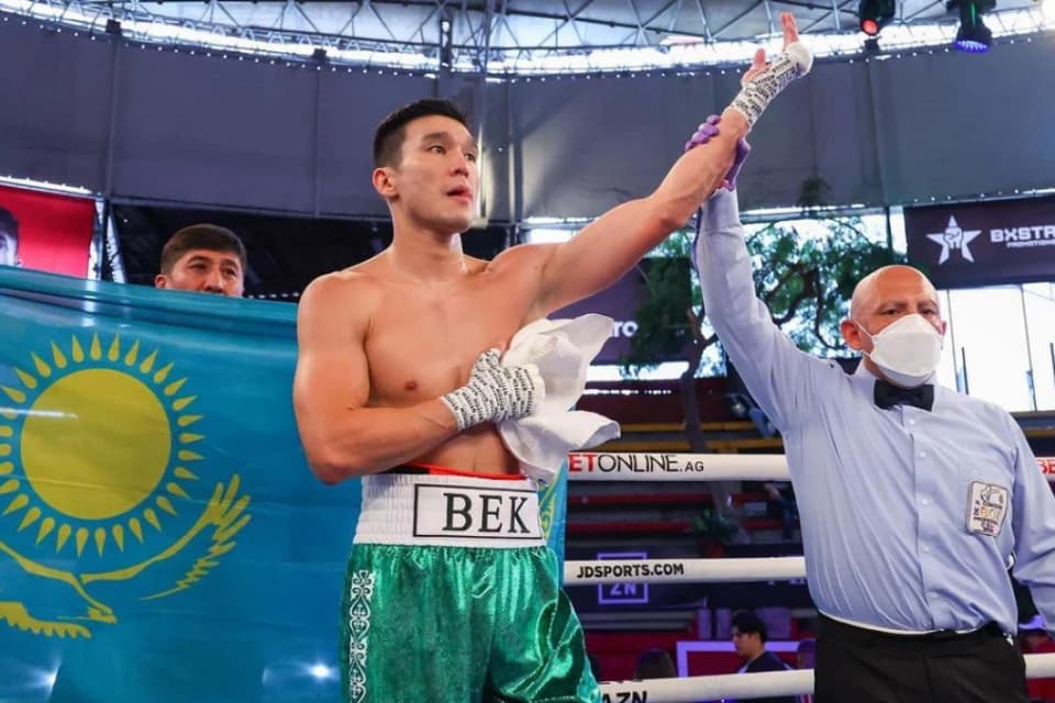 Бек Нурмаганбет выиграл 13-й бой на профессиональном уровне