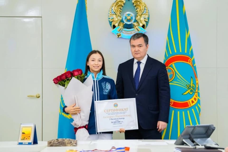 Акимат Астаны подарил дзюдоистам Акмарал Науатбек и Ергали Шамею квартиры за выступление на Паралимпиаде