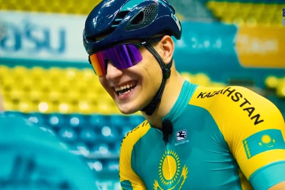 Кирилл Курдиди велотректен Азия чемпионатының қола жүлдесін иеленді