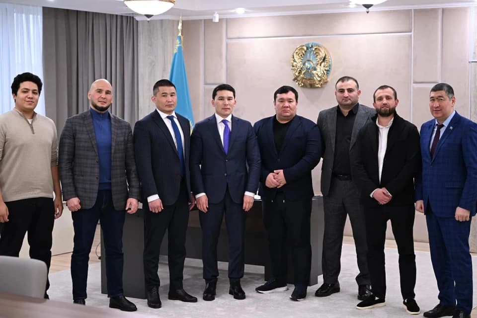 Министр спорта принял руководителей крупнейших ММА-промоушенов Казахстана