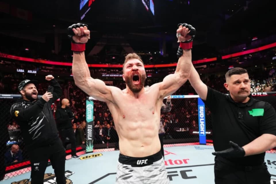 Alash Pride турнирінде өнер көрсеткен Ион Куцелаба UFC жекпе жегінде жеңіске жетті