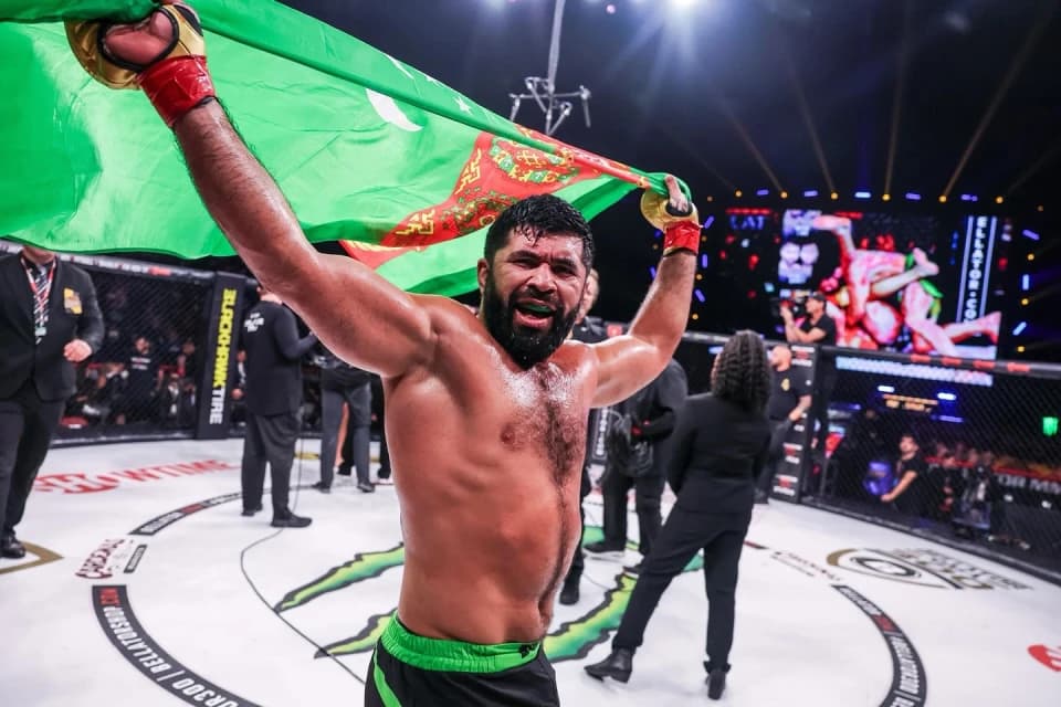 Чемпион АСА из Туркменистана и экс-соперник Хамитова дебютируют в PFL. Где смотреть турнир PFL в Лас-Вегасе