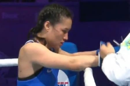Элина Базарова завоевала серебро на чемпионате Азии по боксу