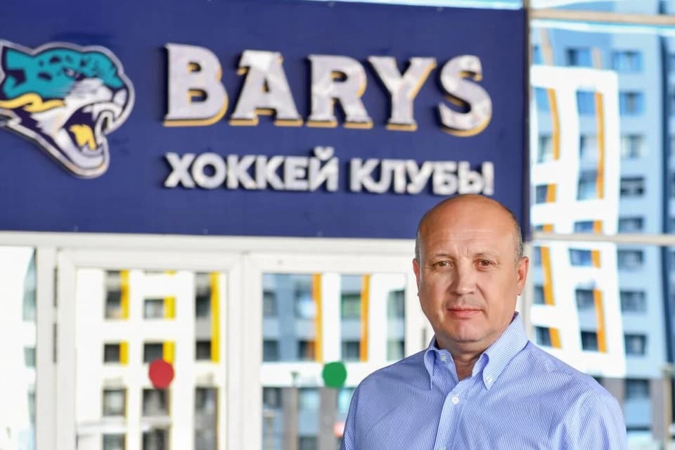 Главный тренер «Барыса» назван худшим тренером КХЛ