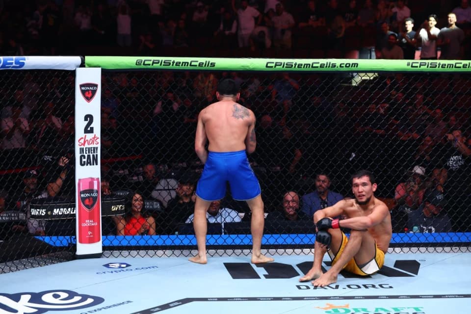 Алиби Идрис проиграл бой за контракт с UFC