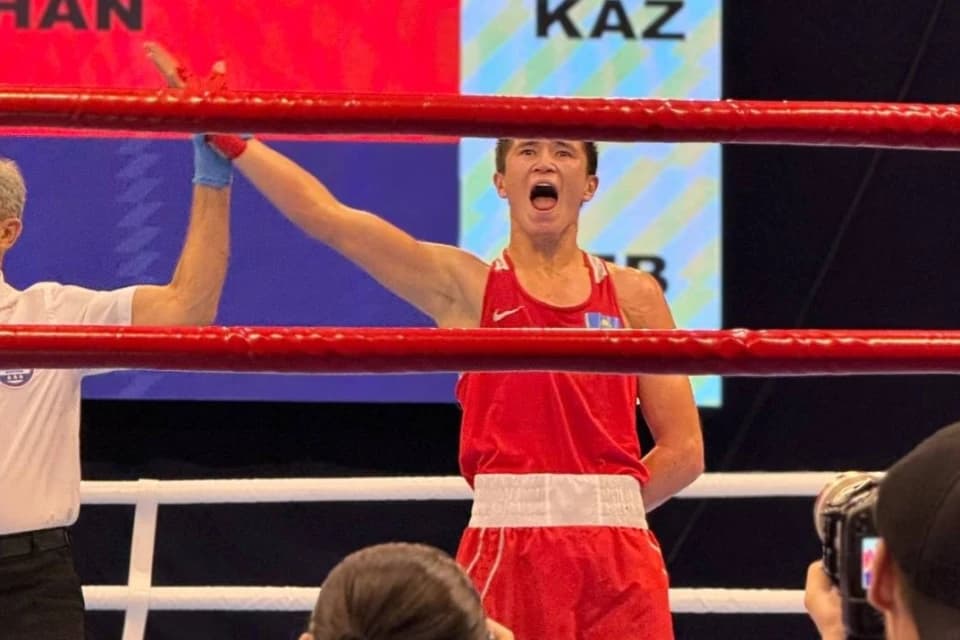 Восемь казахстанцев продолжают борьбу на молодежном чемпионате мира по боксу в Черногории