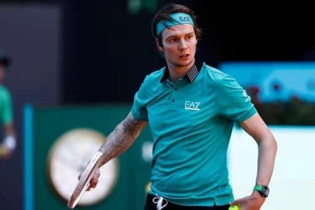 Александр Бублик спустился на 6 позиций в рейтинге ATP