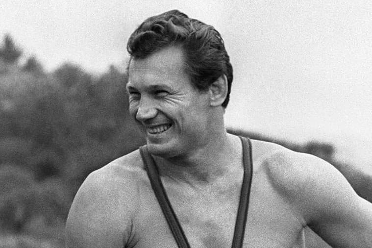 Александр Медведь өмірден озды