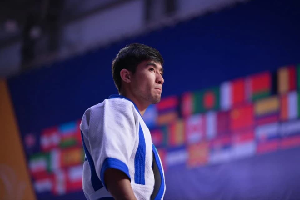 Казахстанец Ернур Сулеймен выиграл золото Игр Кочевников
